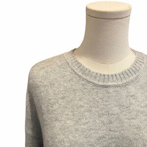 LOFT Gray Ribbed Hem Sweater | Soft Knit Pullover | Small